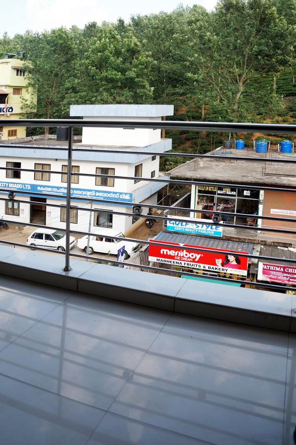 Hotel Royal Nest Vandiperiyar Exterior photo